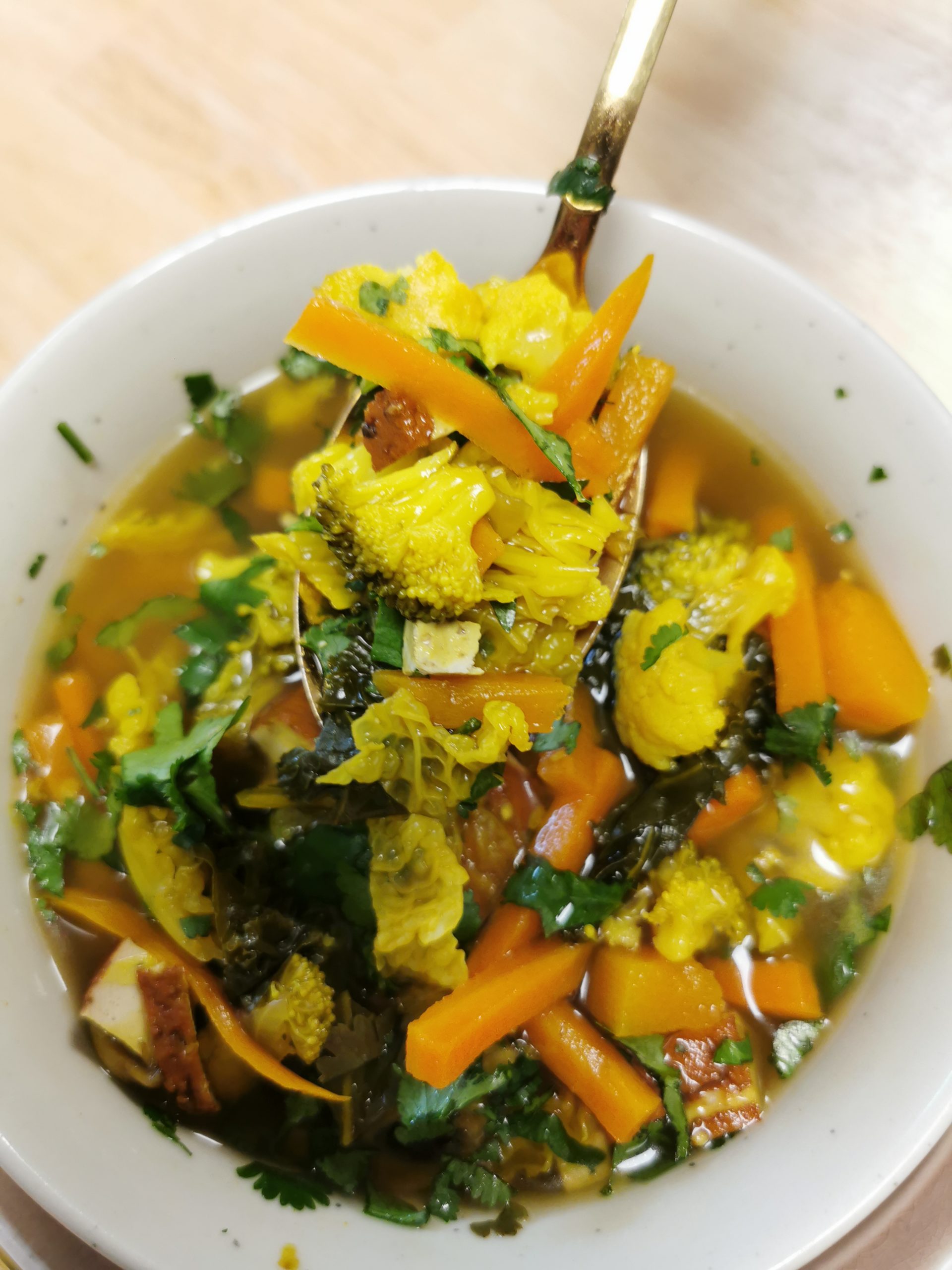 Bouillon de légumes thaï