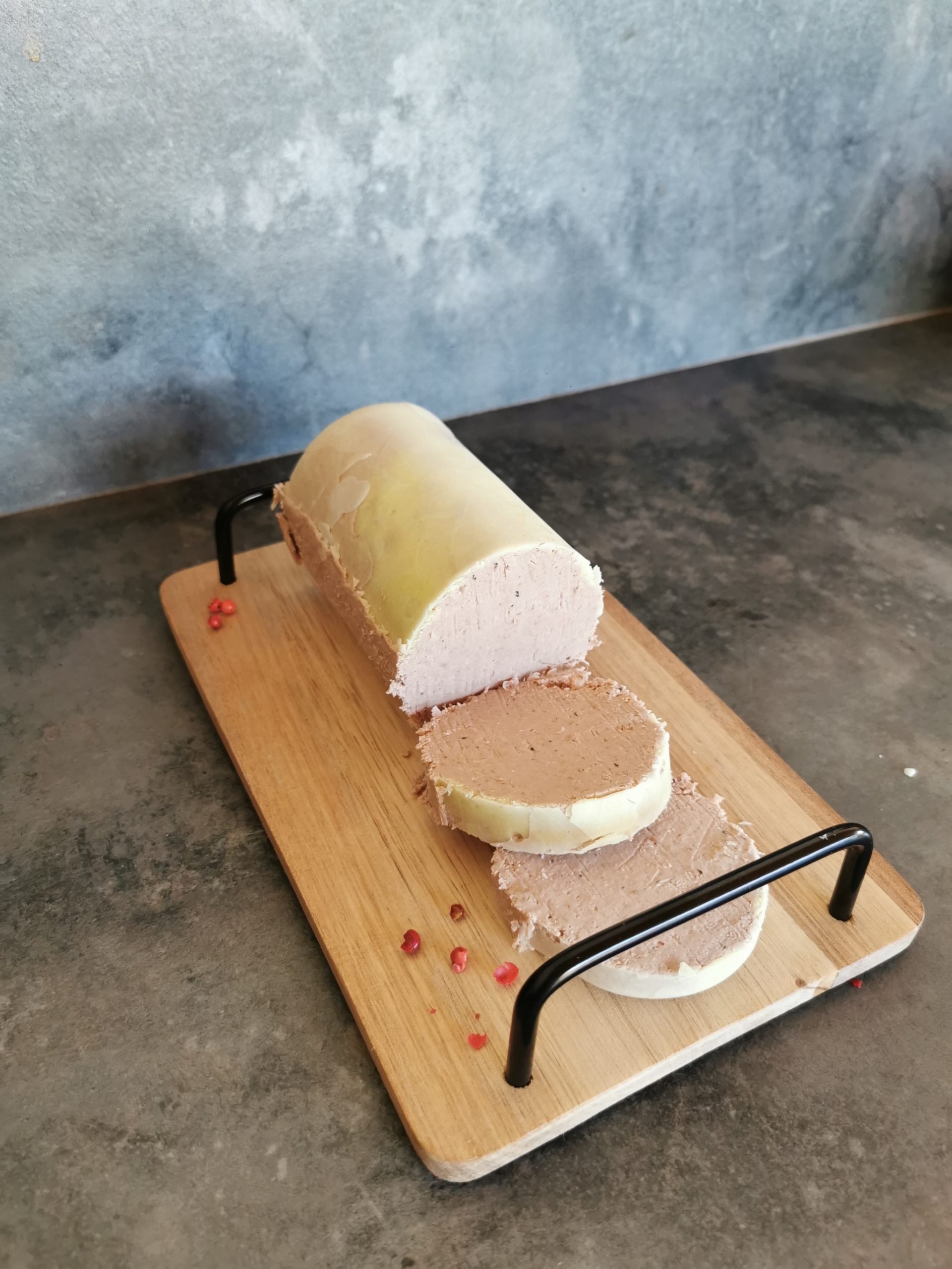 Le foie gras fait maison ou acheté, un incontournable des fêtes de fin  d'année à retrouver dans nos multiples recettes
